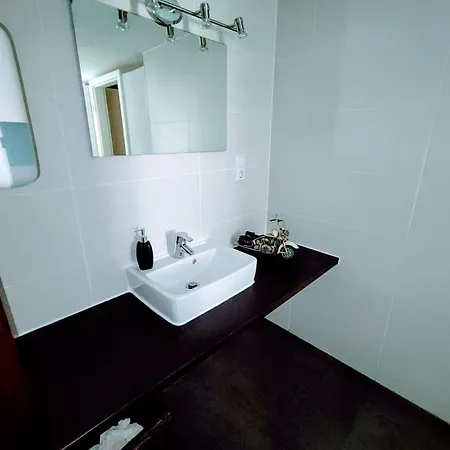 In Guest - Comfortable Single With Shared Bathroom And Kitchen Pensionat *